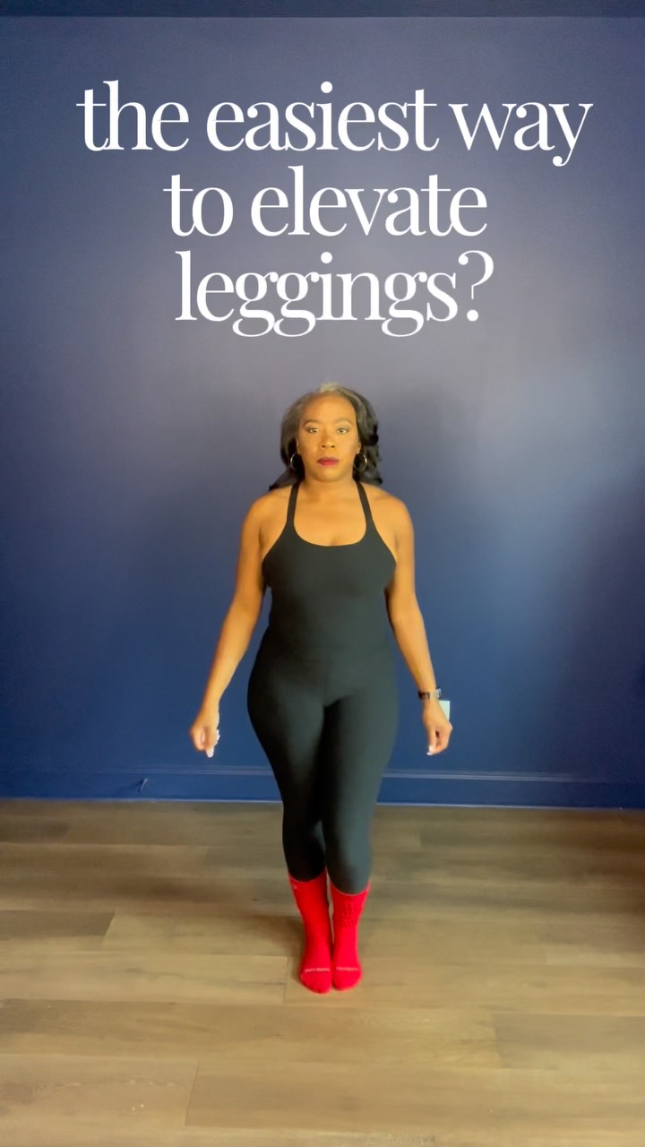 Even my leggings get a little styling attention. 🤍

A cropped sweatshirt balances the high waist, and red socks give this neutral outfit a little personality. An easy formula for your next barre class or gym day.

Save this for your next workout outfit and shop the look through my LTK link in bio.

Jumpsuit and sweatshirt: @beyondyoga 

#AthleisureStyle #BarreOutfit #WorkoutStyle #ElevatedCasual #PrettyPrimAndProper

Comment SHOP below to receive a DM with the link to this post on my LTK ⬇ https://liketk.it/6pyEM